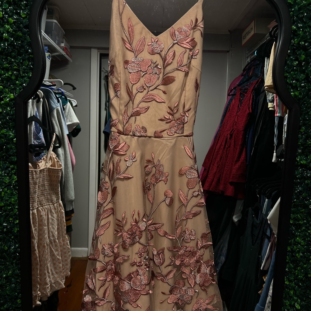 Jaus. Size 2. Tan with rose gold roses